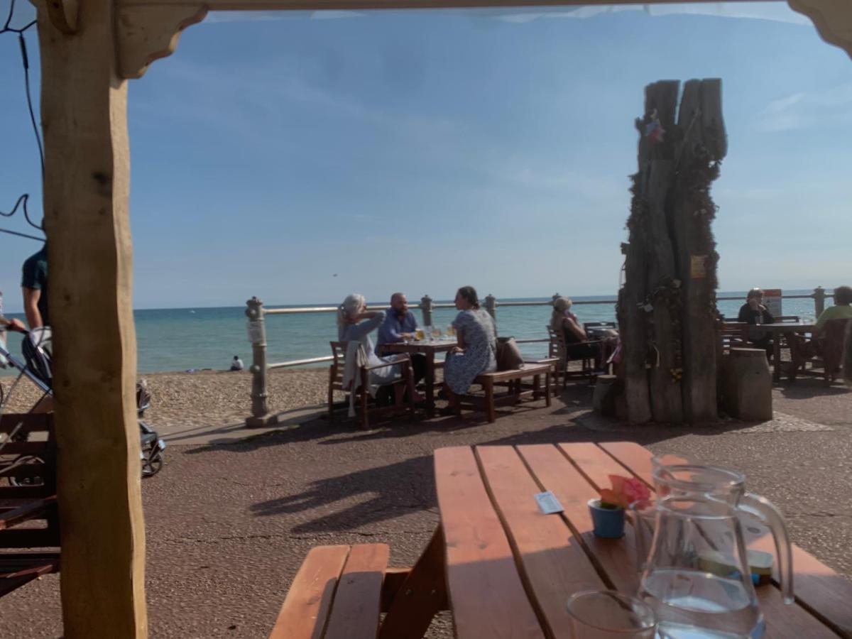 Bed For The Night, Close To Beach, Shops , Train St Leonards-on-Sea Bagian luar foto