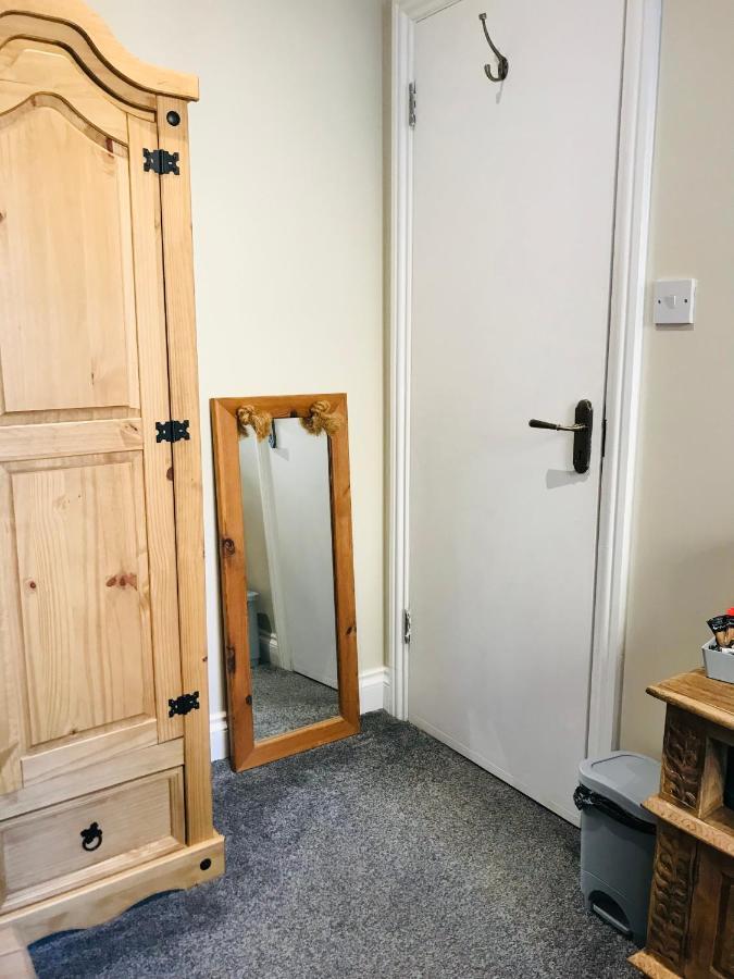Bed For The Night, Close To Beach, Shops , Train St Leonards-on-Sea Bagian luar foto